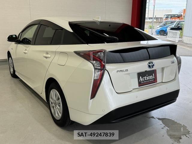 Toyota PRIUS 2017-03 8337444-3