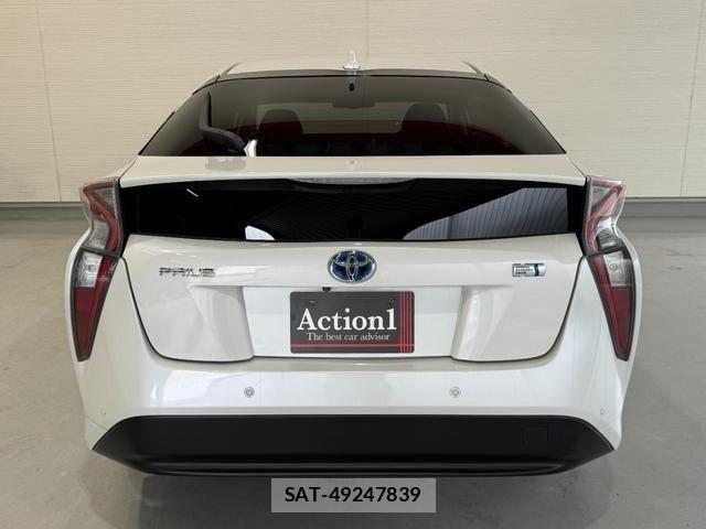 Toyota PRIUS 2017-03 8337444-4