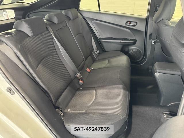 Toyota PRIUS 2017-03 8337444-8