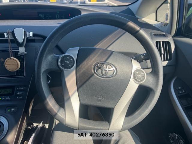 Toyota PRIUS 2010-09 8334928-15