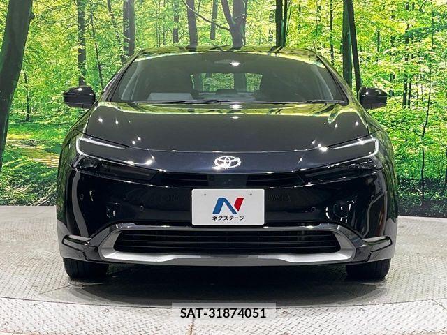 Toyota PRIUS 2023-12 8337415-13