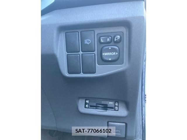Toyota PRIUS 2010-04 8337488-9