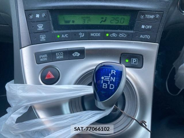 Toyota PRIUS 2010-04 8337488-11
