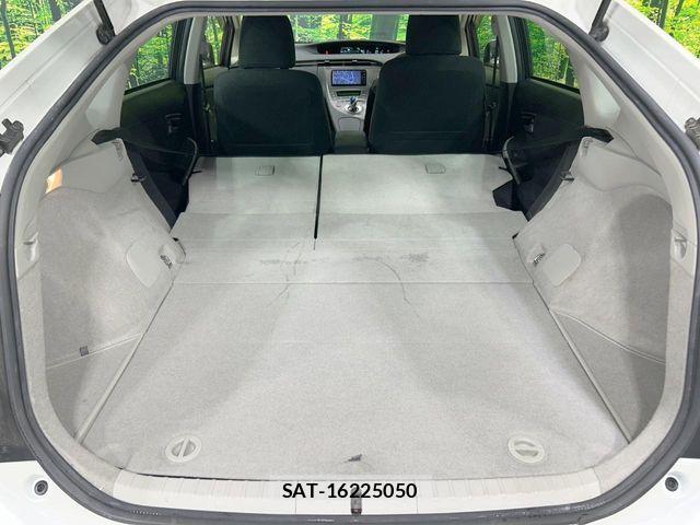 Toyota PRIUS 2015-02 8337452-9