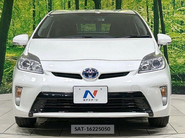 Toyota PRIUS 2015-02 8337452-13