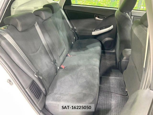 Toyota PRIUS 2015-02 8337452-8