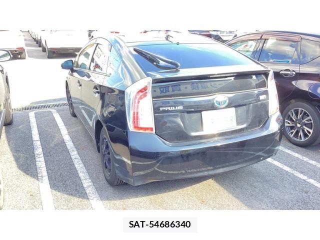 Toyota PRIUS 2014-02 8337477-1
