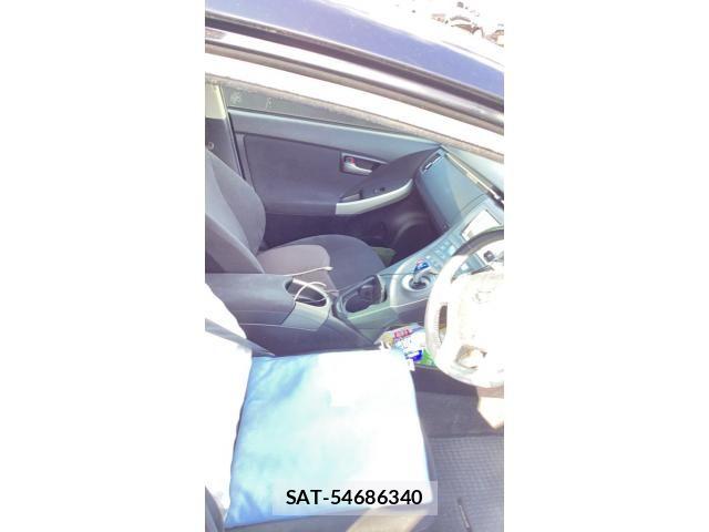 Toyota PRIUS 2014-02 8337477-7