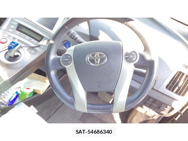 Toyota PRIUS 2014-02 8337477-8