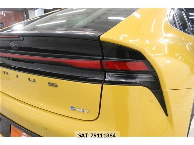 Toyota PRIUS 2023-06 8337418-16