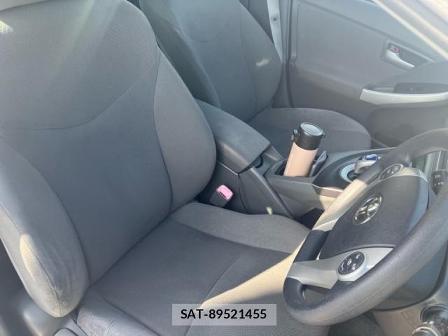 Toyota PRIUS 2011-11 8337479-11