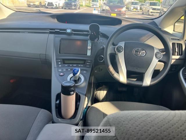 Toyota PRIUS 2011-11 8337479-12