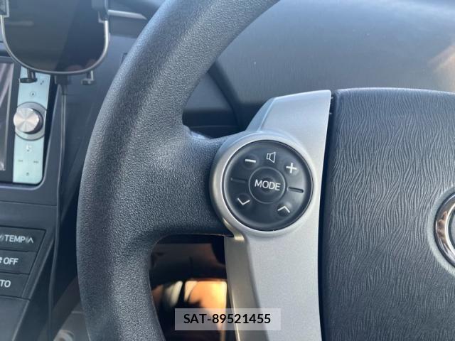Toyota PRIUS 2011-11 8337479-15