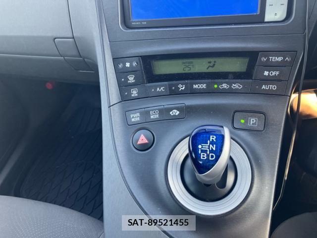 Toyota PRIUS 2011-11 8337479-17