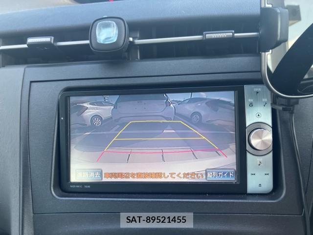 Toyota PRIUS 2011-11 8337479-19