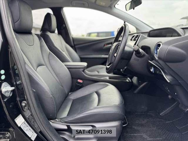 Toyota PRIUS 2017-09 8337442-15