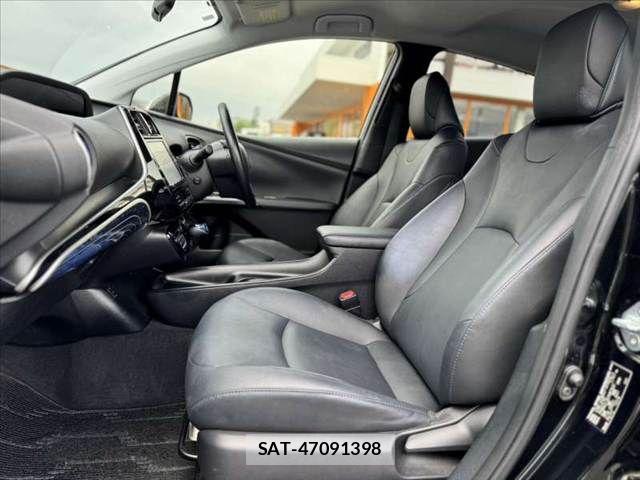 Toyota PRIUS 2017-09 8337442-16