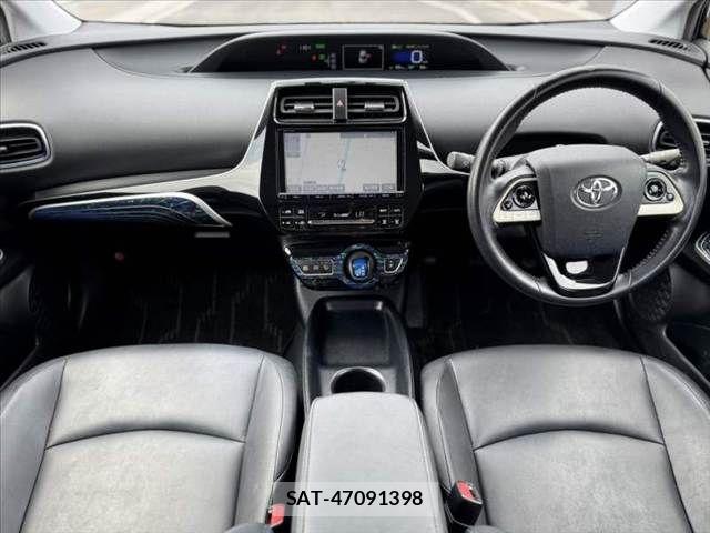 Toyota PRIUS 2017-09 8337442-1