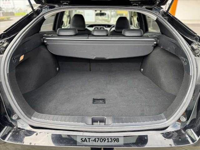 Toyota PRIUS 2017-09 8337442-19