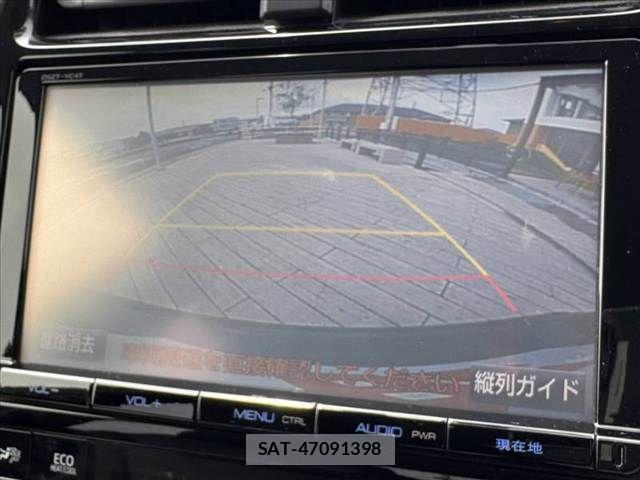 Toyota PRIUS 2017-09 8337442-3