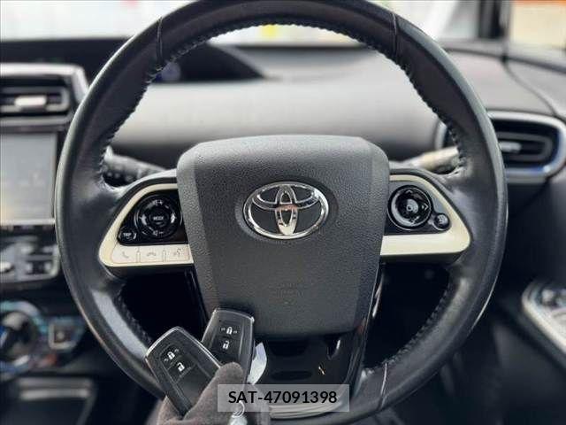 Toyota PRIUS 2017-09 8337442-4