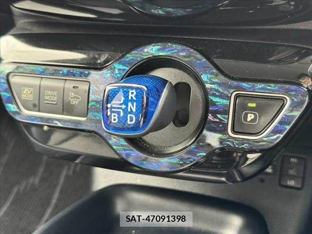 Toyota PRIUS 2017-09 8337442-5