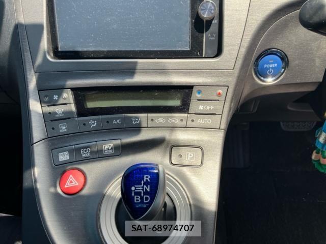 Toyota PRIUS 2012-08 8337476-12