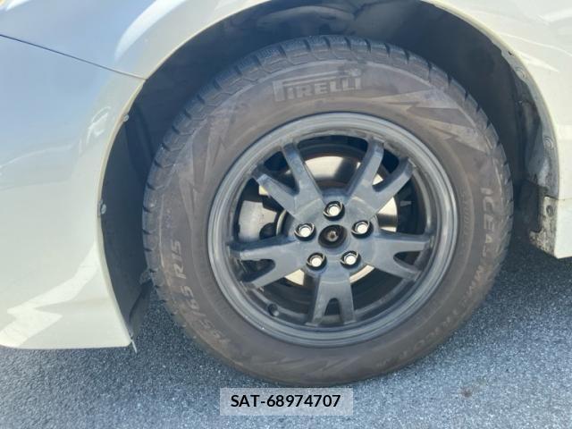 Toyota PRIUS 2012-08 8337476-2