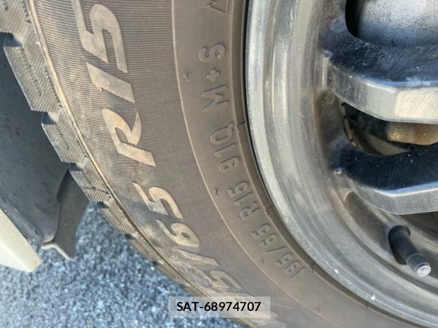 Toyota PRIUS 2012-08 8337476-3