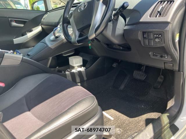 Toyota PRIUS 2012-08 8337476-7