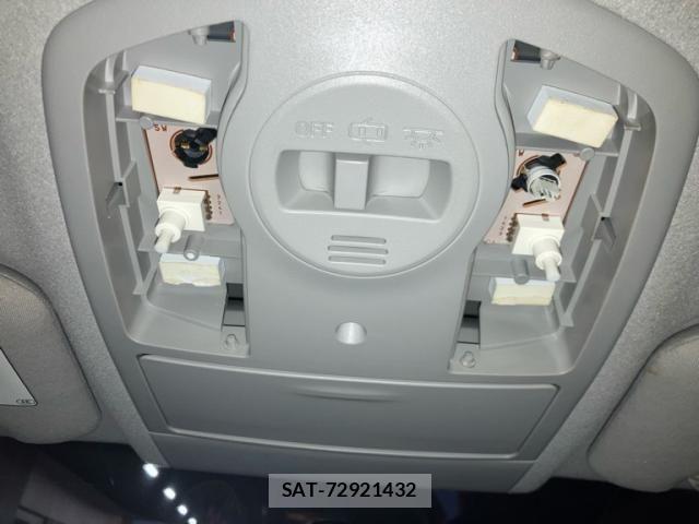 Toyota PRIUS 2009-07 8337478-20