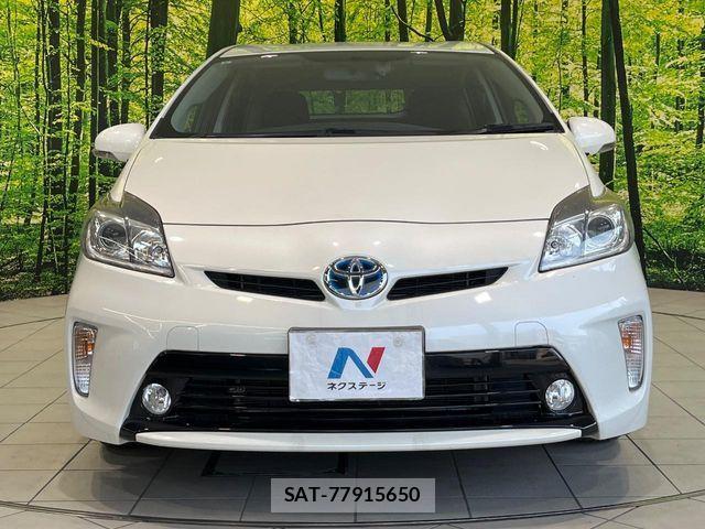 Toyota PRIUS 2015-08 8337454-12