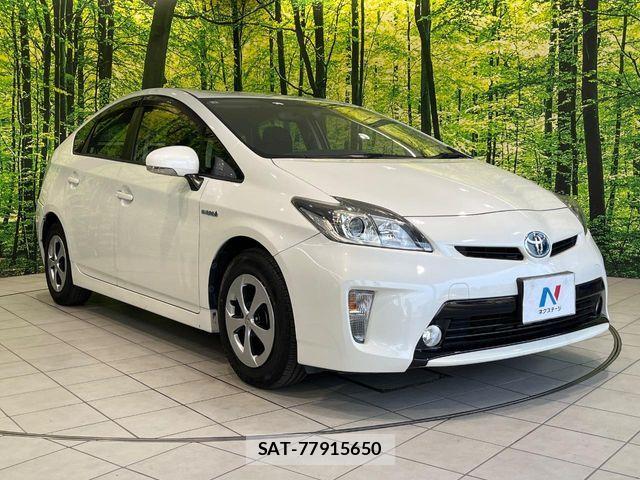 Toyota PRIUS 2015-08 8337454-14