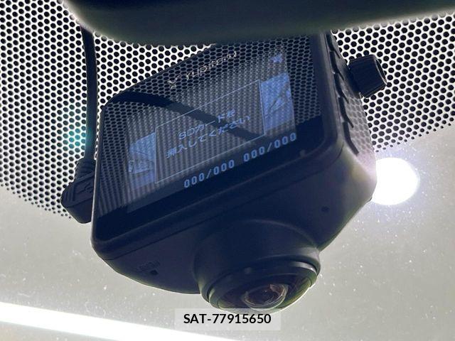 Toyota PRIUS 2015-08 8337454-5