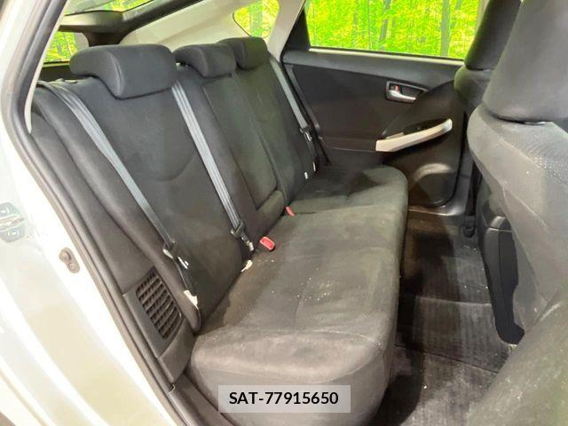 Toyota PRIUS 2015-08 8337454-7