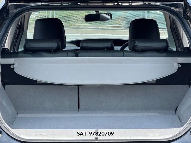 Toyota PRIUS 2012-02 8337459-13