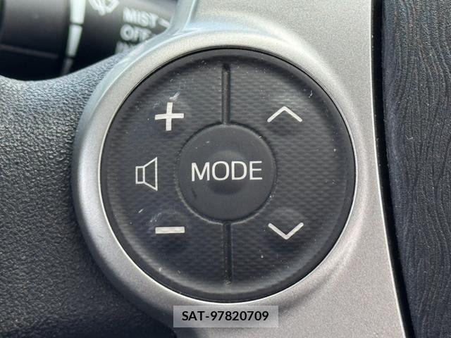 Toyota PRIUS 2012-02 8337459-15