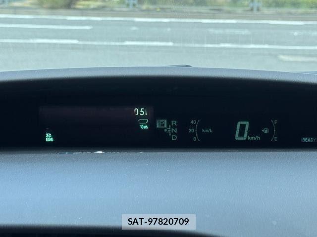 Toyota PRIUS 2012-02 8337459-18