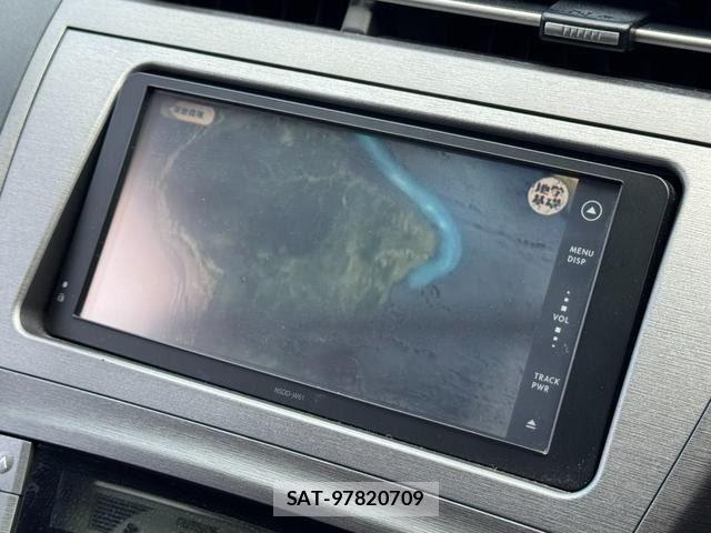 Toyota PRIUS 2012-02 8337459-23