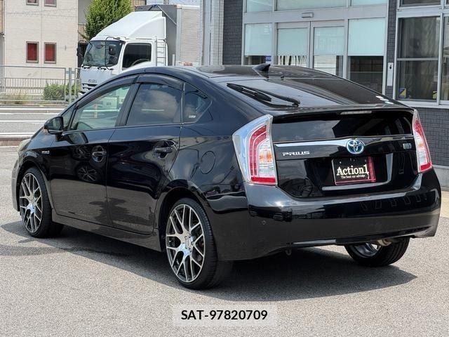 Toyota PRIUS 2012-02 8337459-3