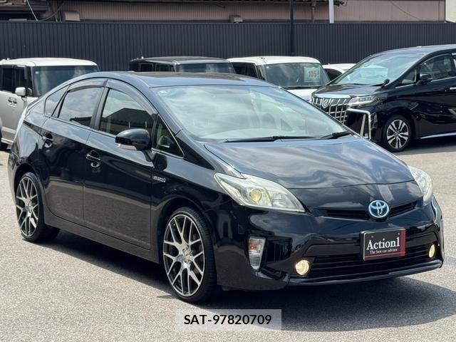 Toyota PRIUS 2012-02 8337459-6
