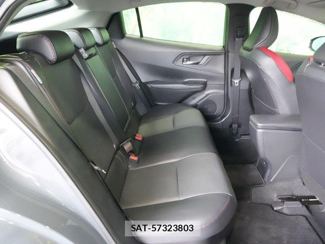 Toyota PRIUS 2023-06 8337412-26