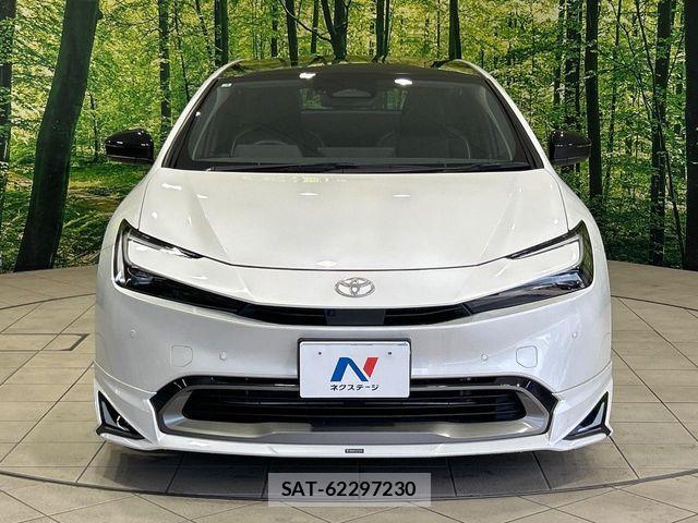 Toyota PRIUS 2023-05 8337405-14