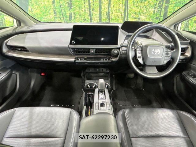Toyota PRIUS 2023-05 8337405-1