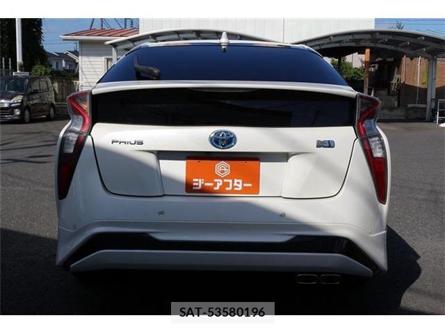 Toyota PRIUS 2016-10 8337438-9