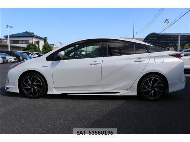 Toyota PRIUS 2016-10 8337438-10