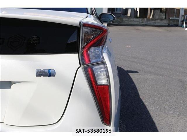 Toyota PRIUS 2016-10 8337438-12