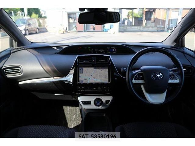 Toyota PRIUS 2016-10 8337438-17