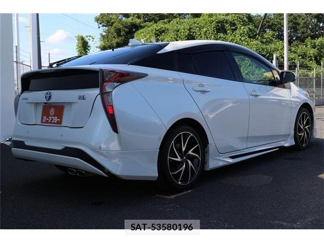 Toyota PRIUS 2016-10 8337438-21
