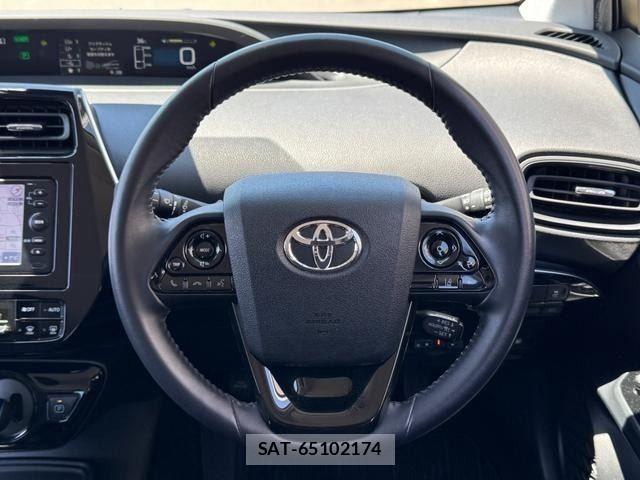 Toyota PRIUS 2019-02 8337439-11